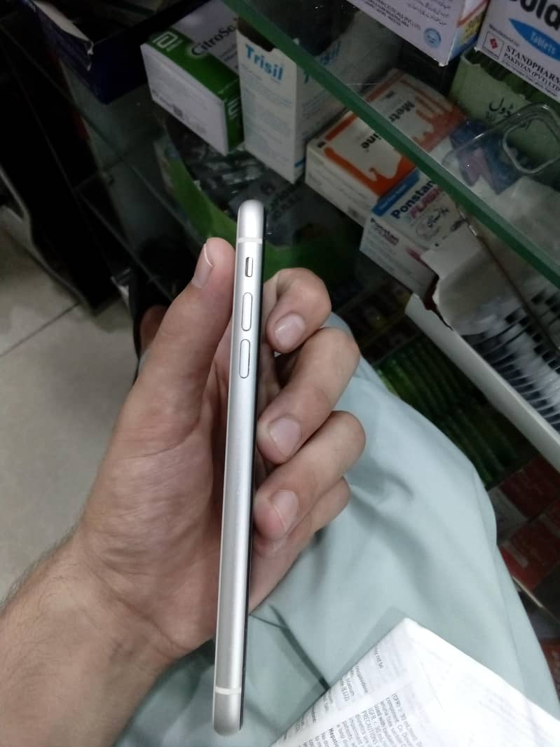 iphone. 11 2