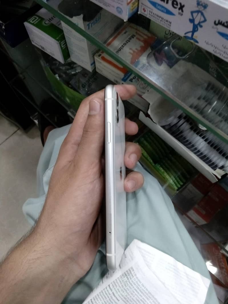 iphone. 11 3