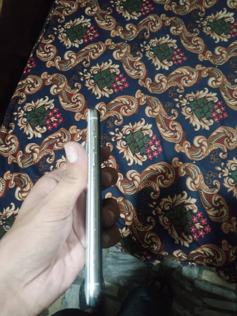 Apple iPhone X 2