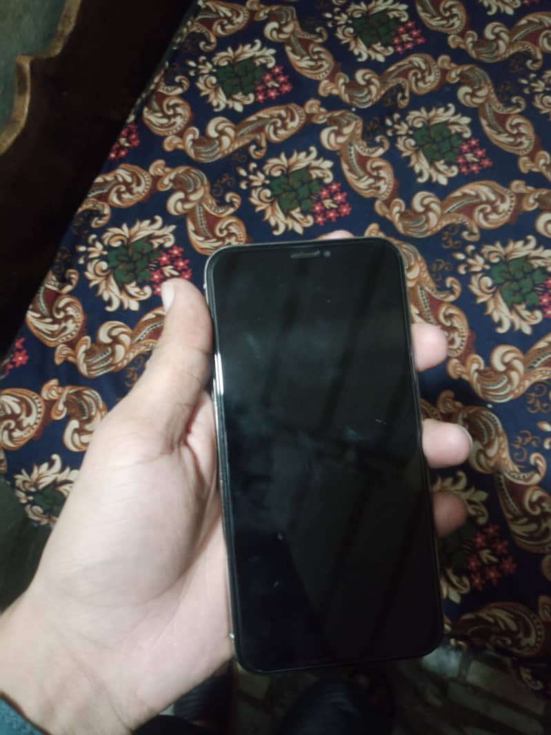 Apple iPhone X 3