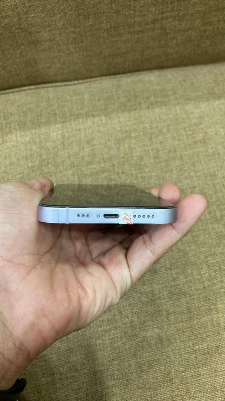 Apple iPhone 14 3