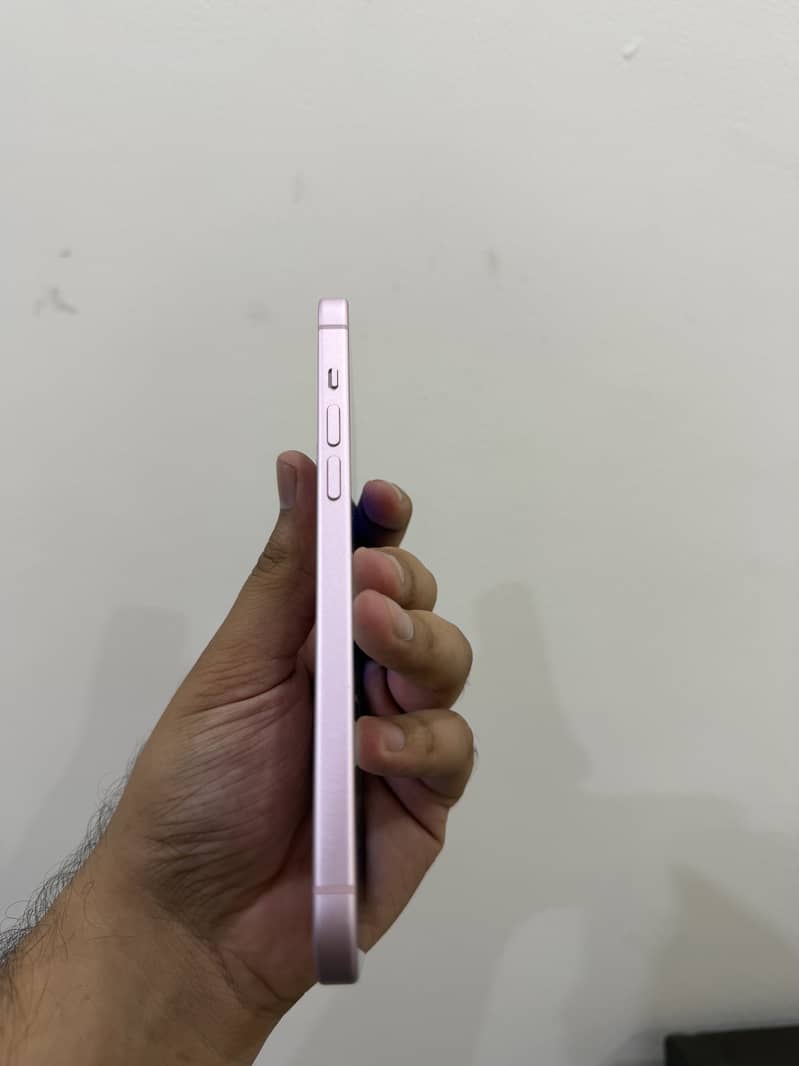 Apple iPhone 15 plus 0