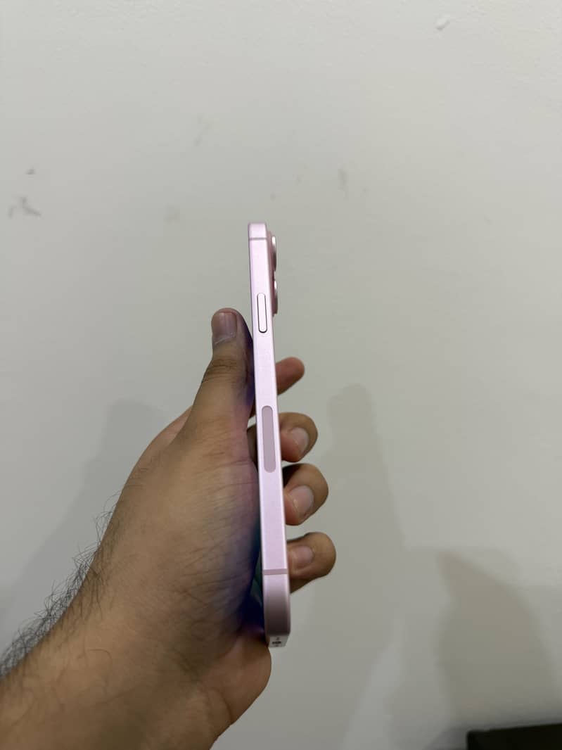 Apple iPhone 15 plus 4