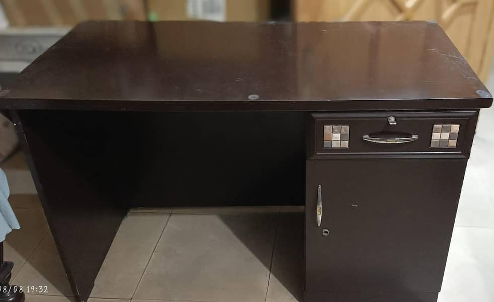 Executive Office/Computer Table with Drawer & Cabinet 0