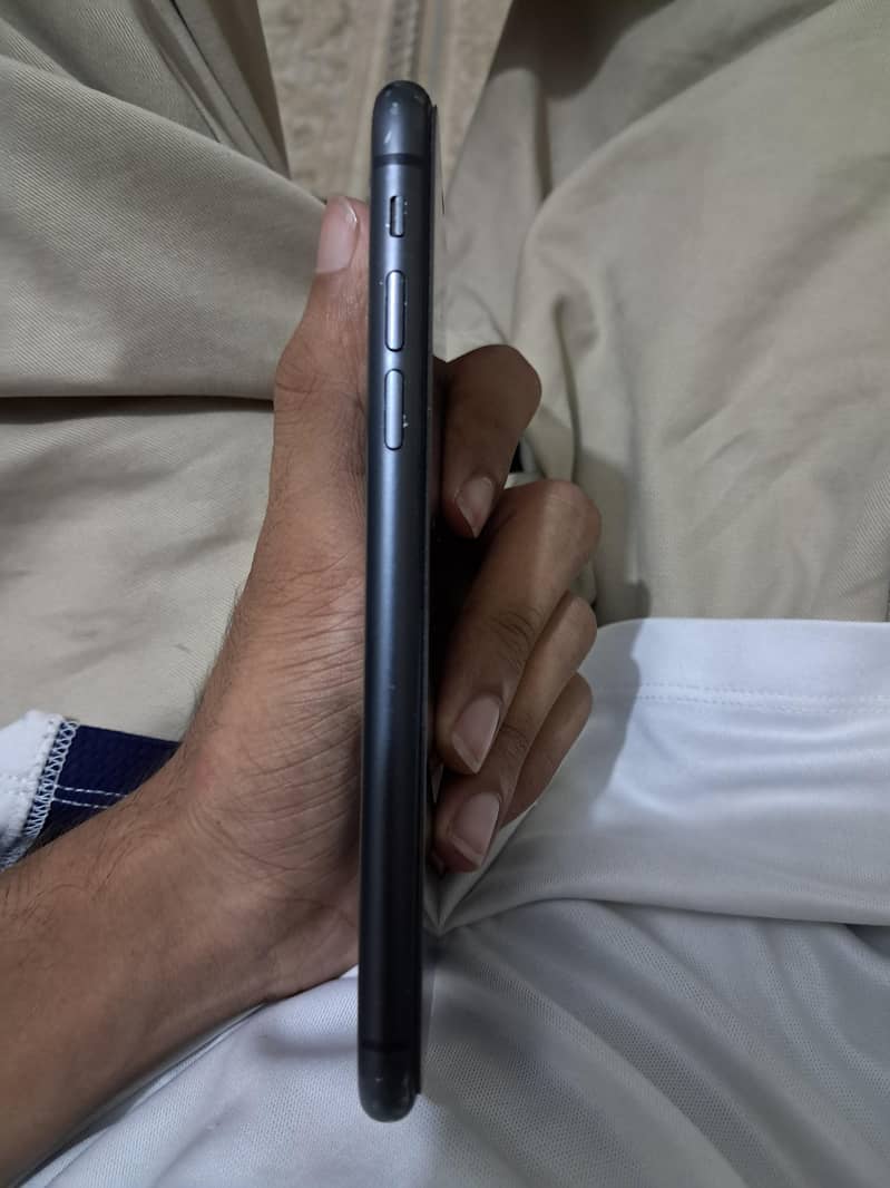 Apple iPhone 11 2