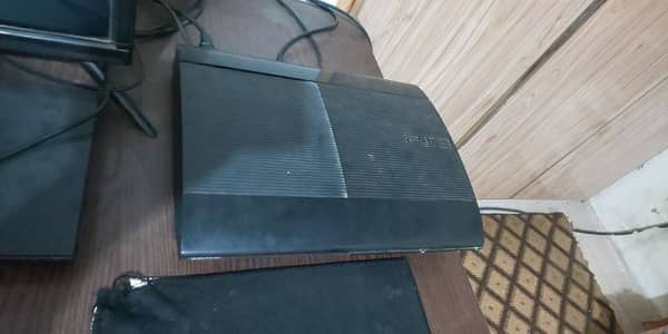 PS3 super slim 500 gb read ad plese