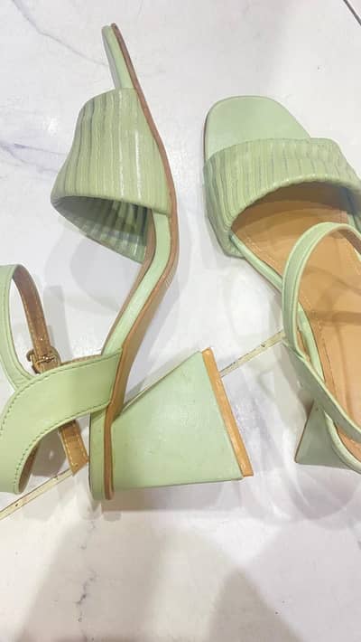 Block heel clive