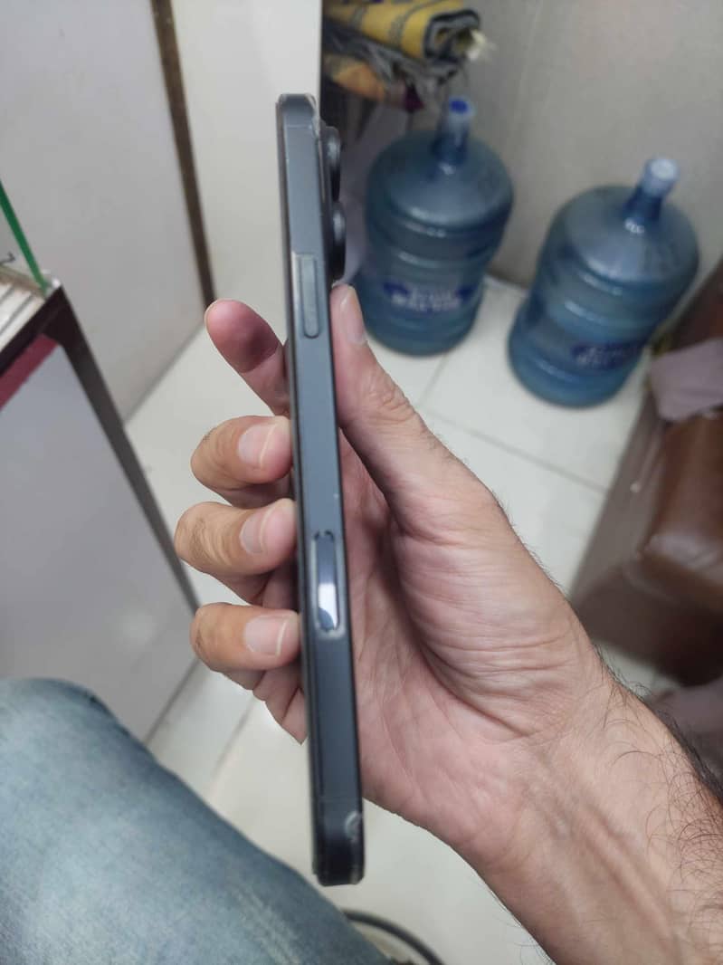 Apple iPhone 16 Pro Max 3