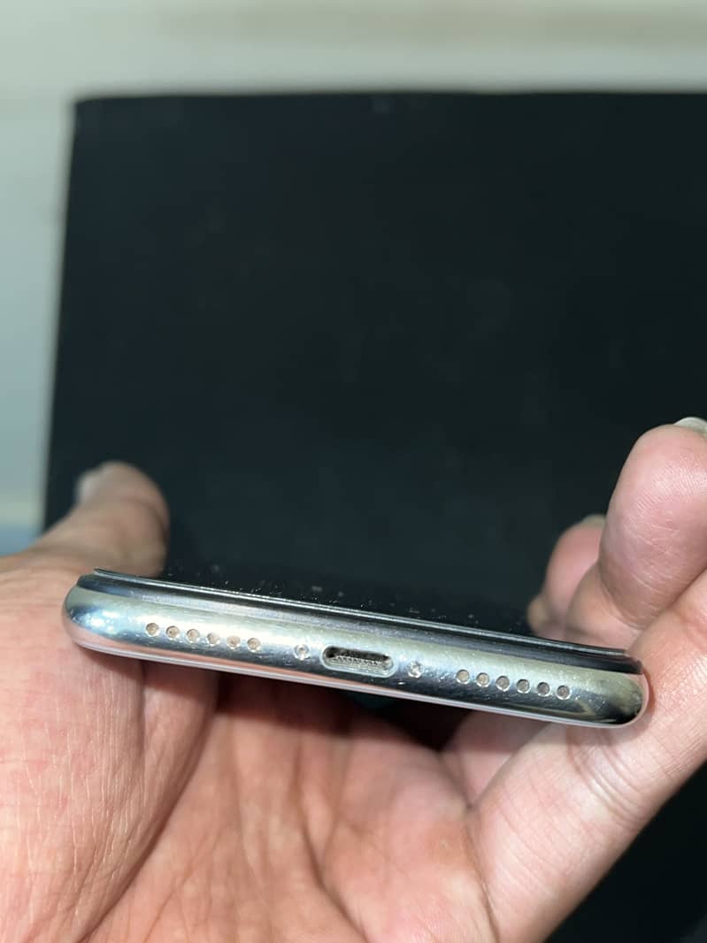 Apple iPhone X 3