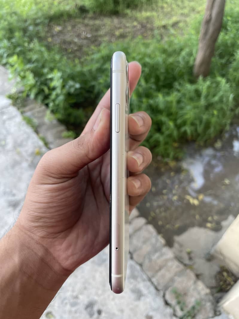 Apple iPhone 11 1