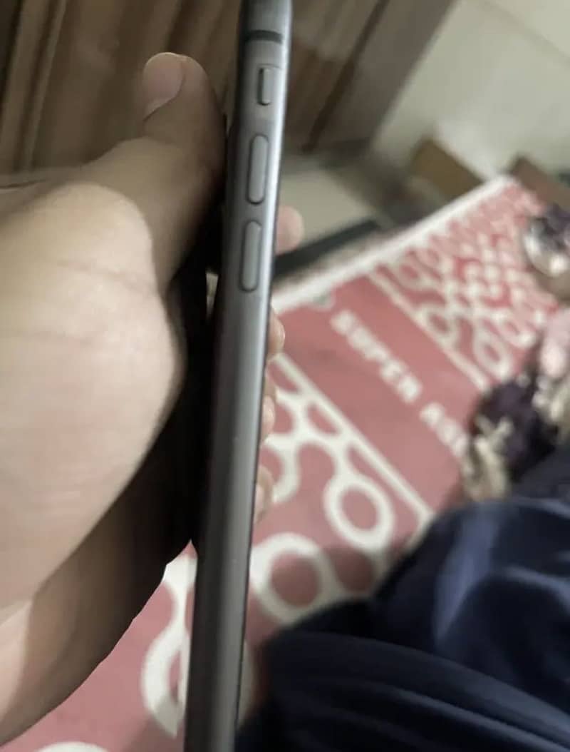 Apple iPhone 11 3