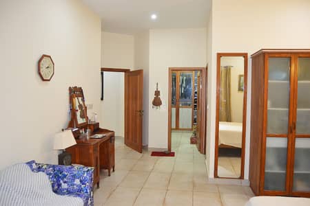DHA PHASE 5, 1000 Sq. Yards 2 Unit Bungalow for Sale.