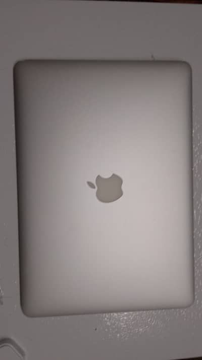 Apple MacBook Air 13-inch (A1466) - Good Condition for Sale