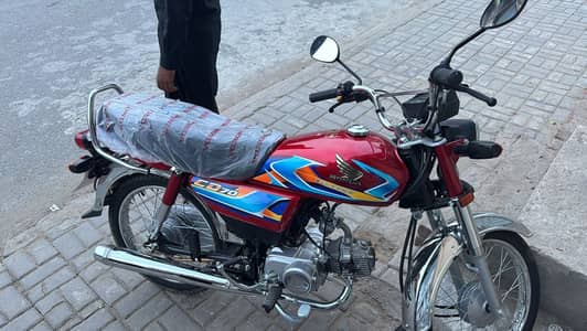 CD 70 zero meter sirf 1000km driven