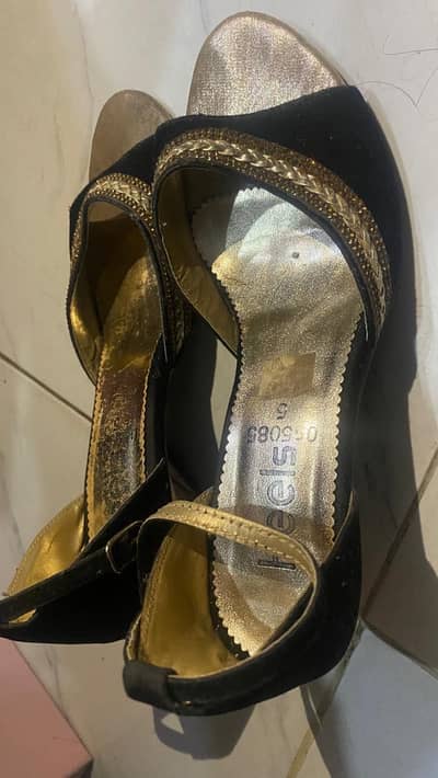 Black little heel