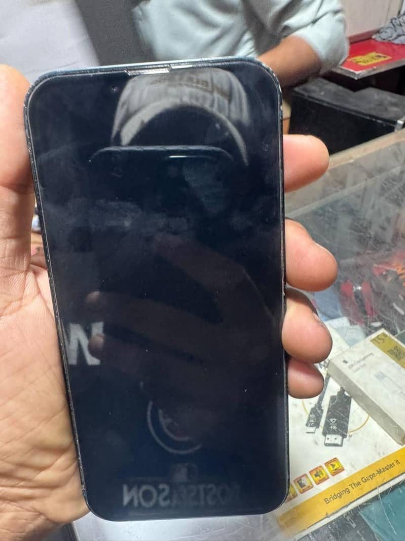 Apple iPhone 14 4
