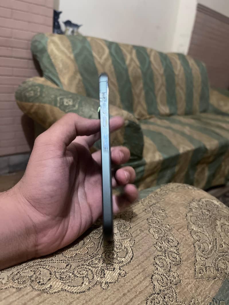 Apple iPhone 13 Pro Max 1