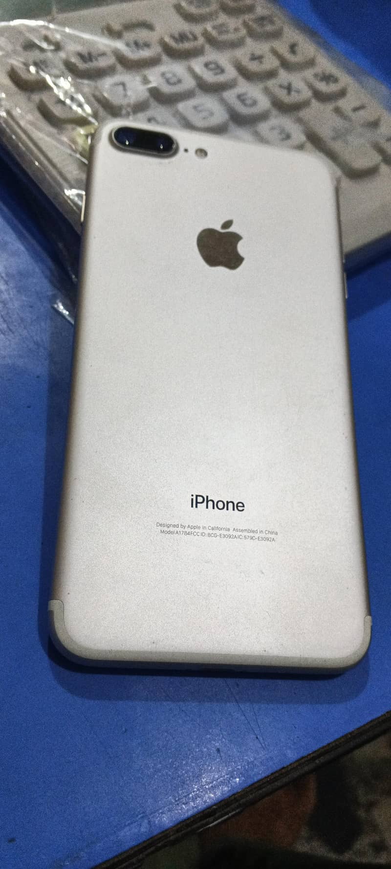 Apple iPhone 7 Plus 0