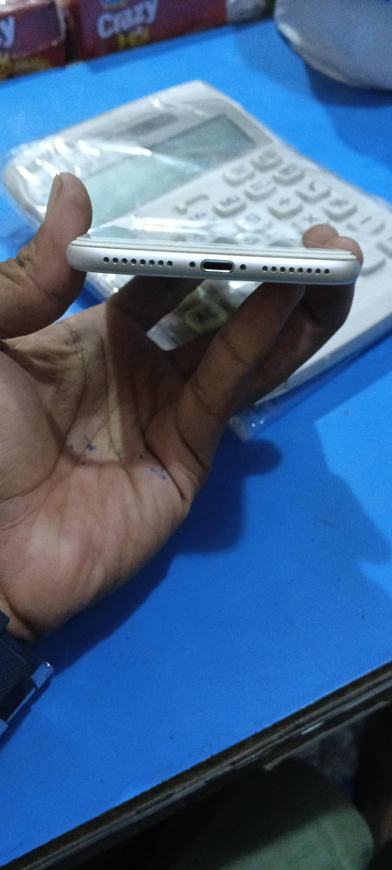 Apple iPhone 7 Plus 1