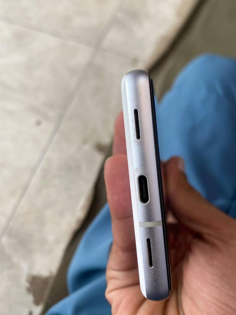 Google Pixel 7a 3