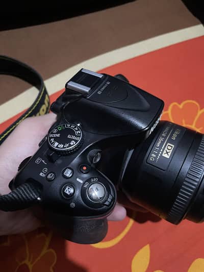Nikon D5200 DSLR Camera with 35mm f/1.8G Prime Lens