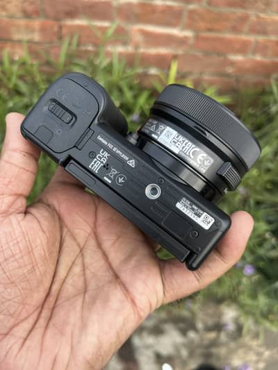 Sony ZV-E10 Camera + 16-50mm OSS II Lens (10/10 Condition)