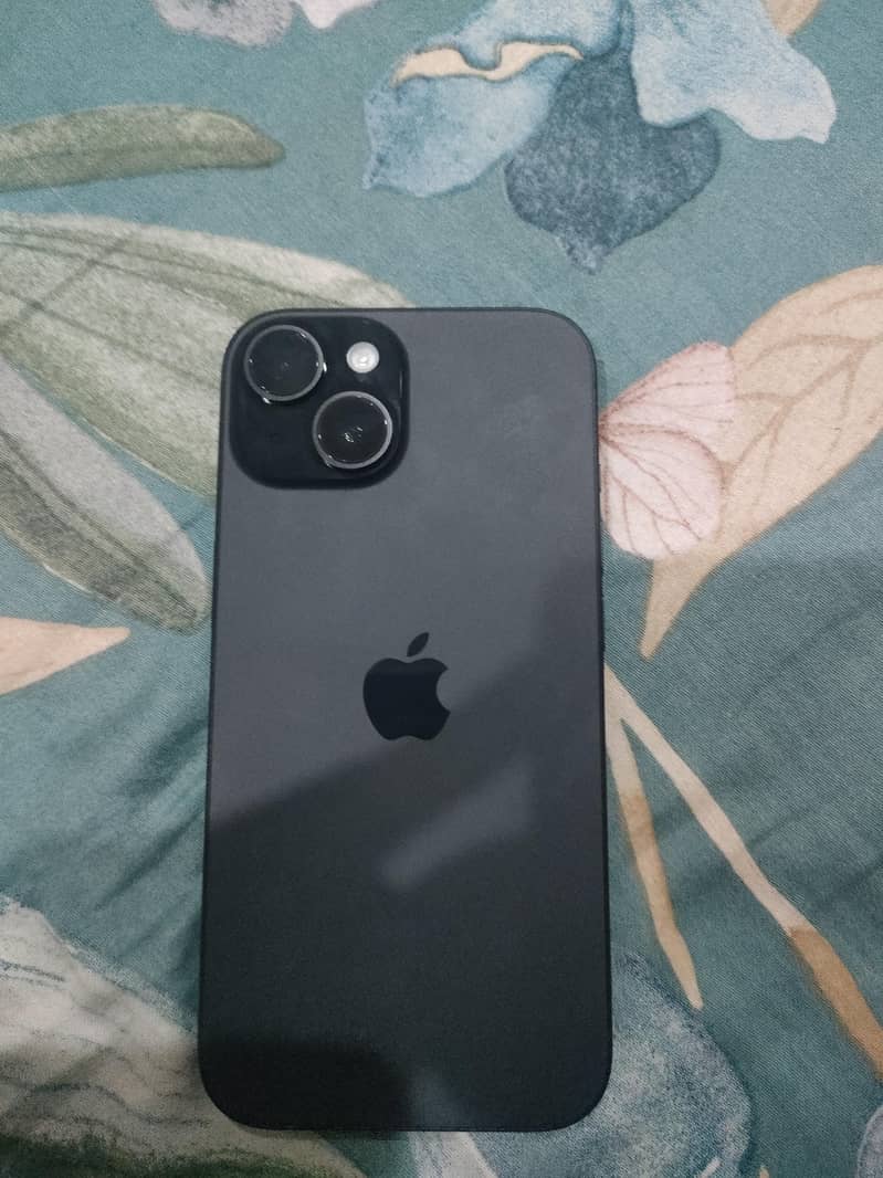 Apple iPhone 15 2