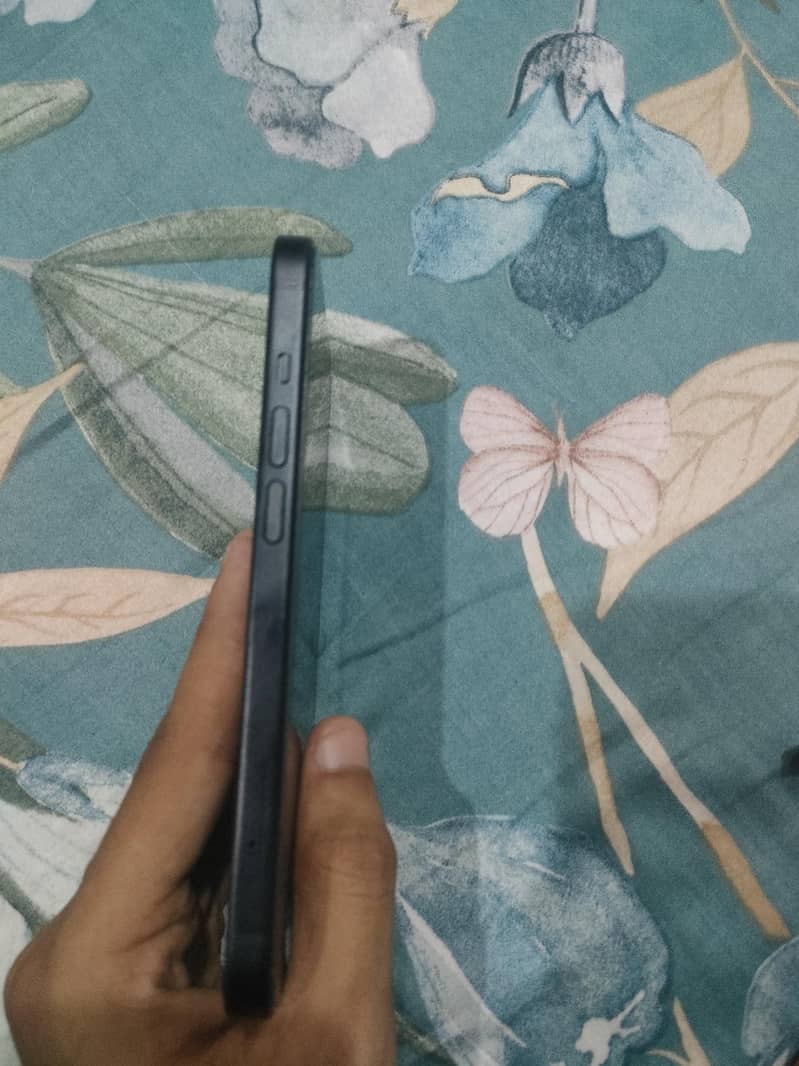Apple iPhone 15 3
