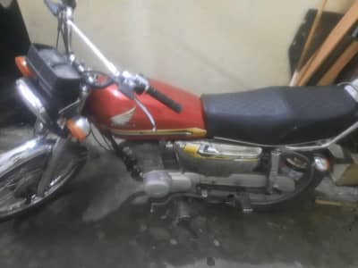 Honda Bike 125 clasic (kickstart) 2019 model