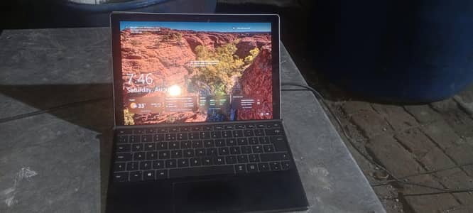 Microsoft surface I core5-gen8.8GB ram 256GBSSD
