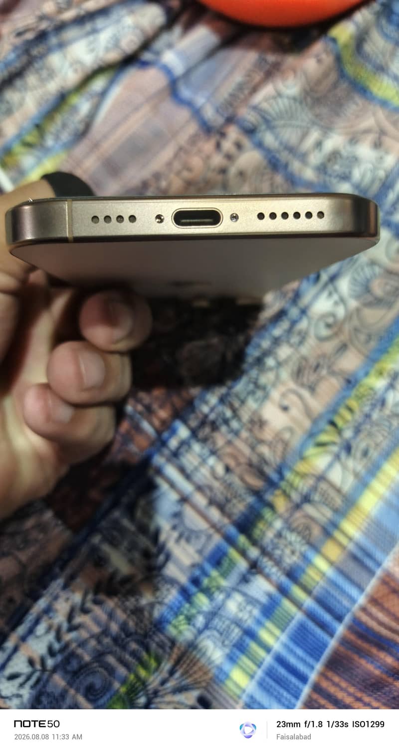 iphone 16 pro max 1