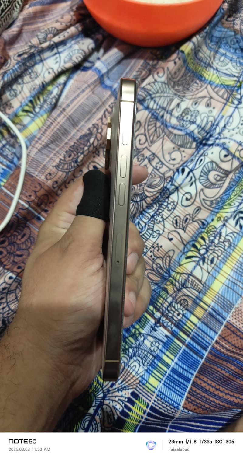 iphone 16 pro max 4