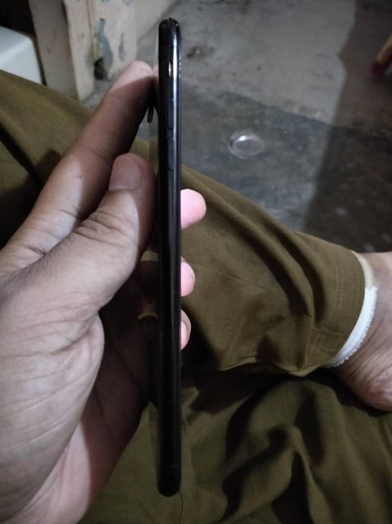 Apple iPhone 7 Plus 1