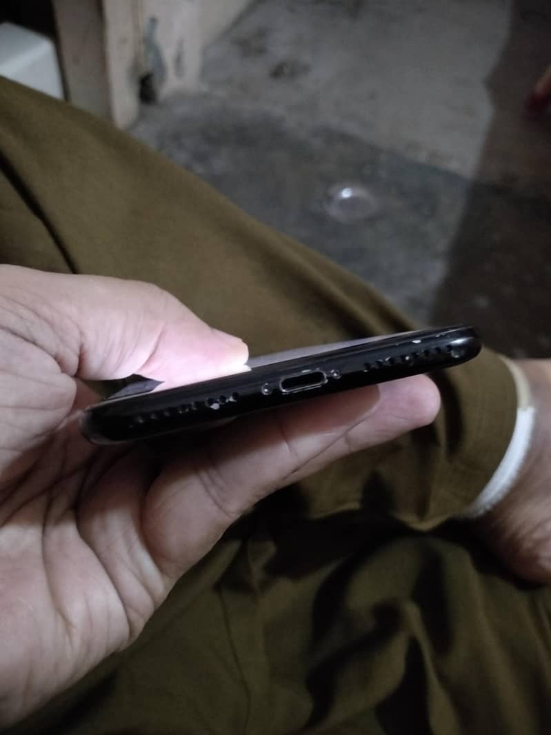 Apple iPhone 7 Plus 2