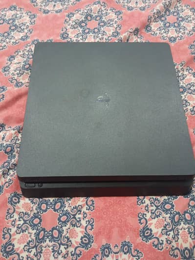 PS4 slim 1 tb 2 controller with cover plus GTA 5 and FIFA 17