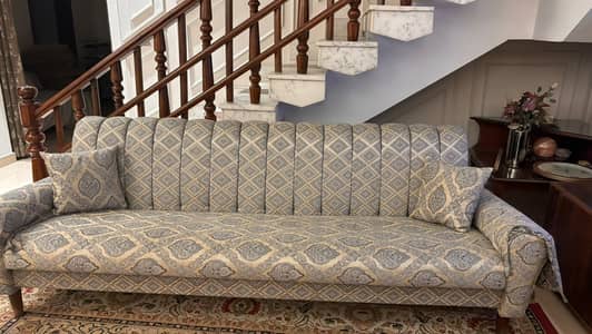 4 SEATER SOFA / SOFA BED
