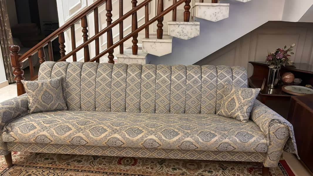 4 SEATER SOFA / SOFA BED 0