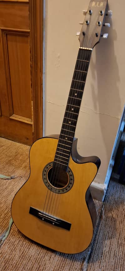 Acoustic Guitar H. I. H 38c (Guitar Cover included)