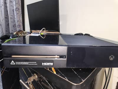 Xbox one for sale with 2 controllers + installed games