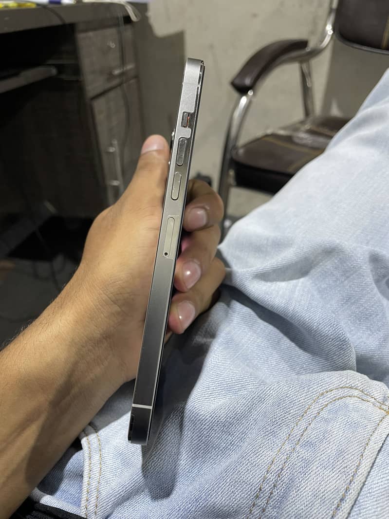 Apple iPhone 13 Pro Max 5