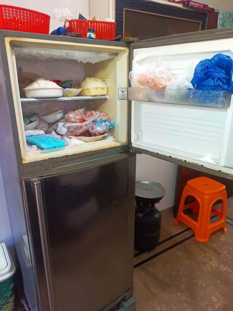 fridge dawlance 3