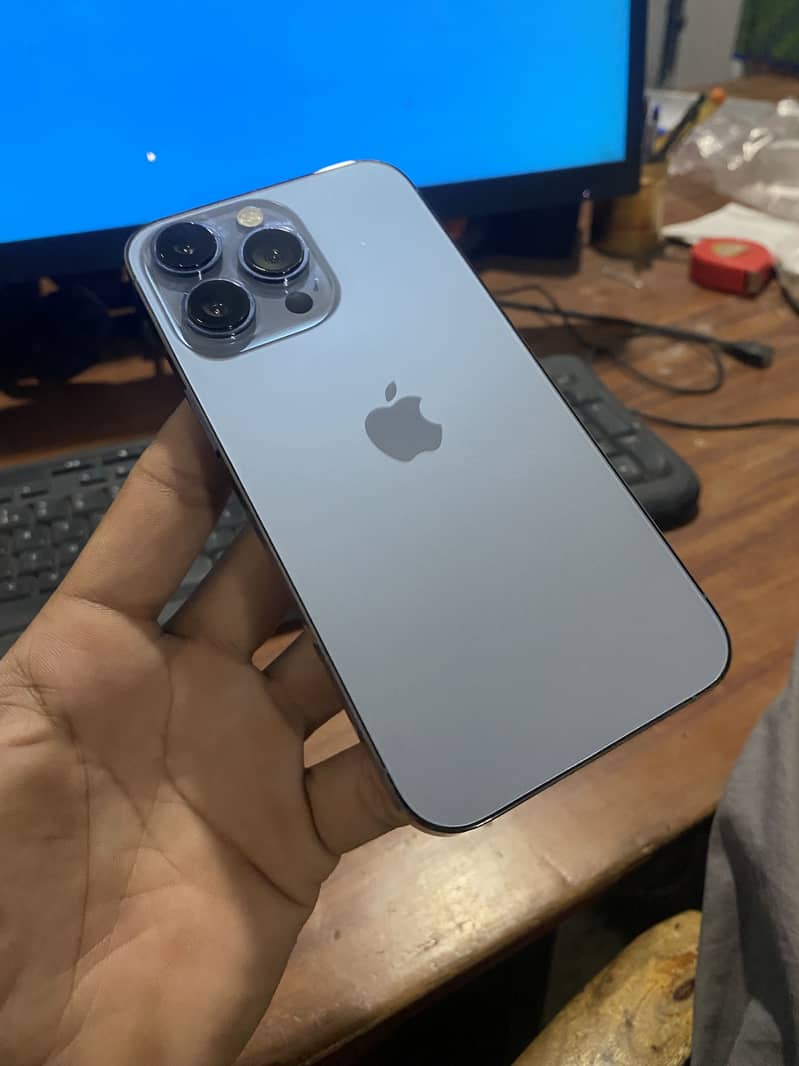 Apple iPhone 13 Pro 0