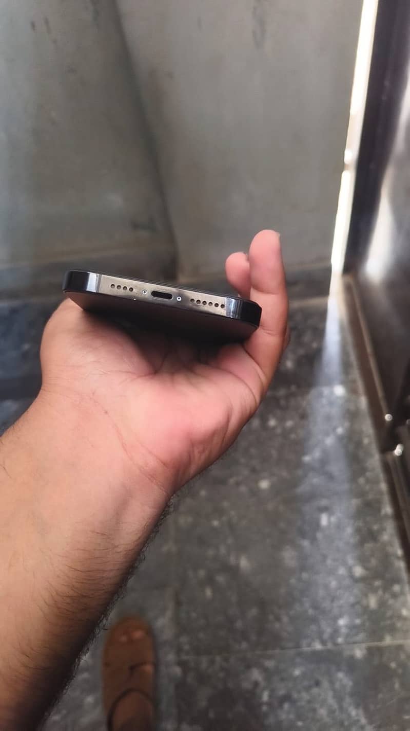 iPhone 14 Pro Max 2