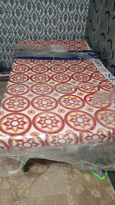 Two signle mattress almost new(Diamond &Super star foam)