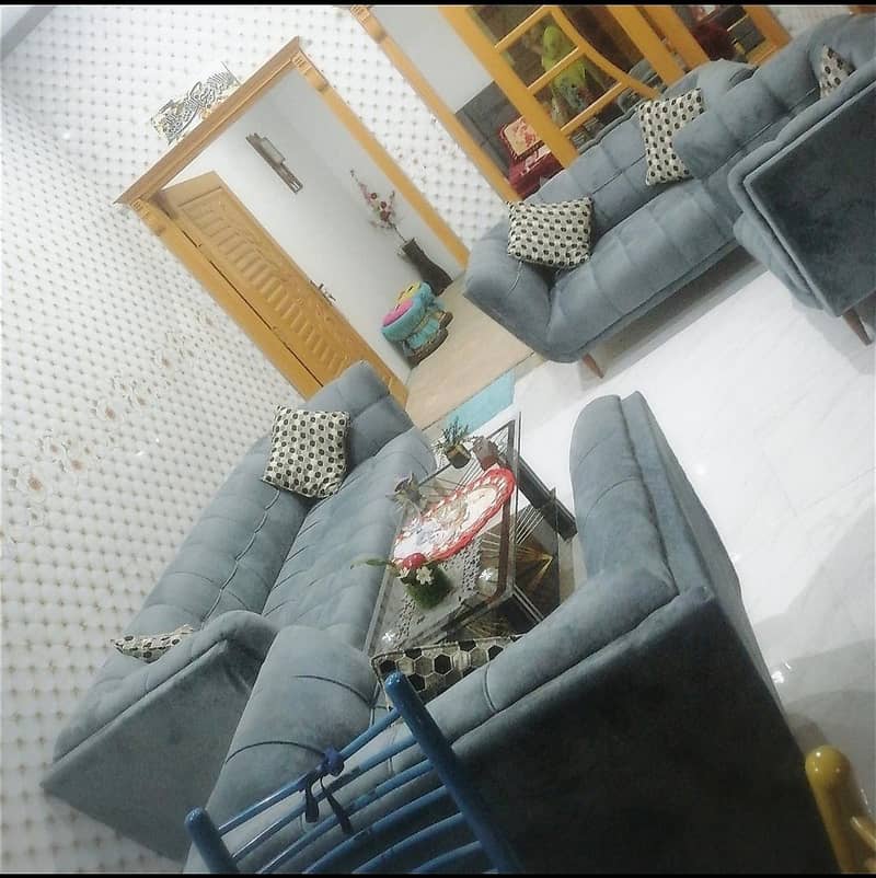 7 seater bubble sofa plus black table 0