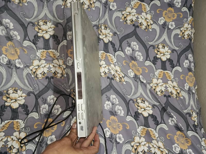 Cd/DVD player 3