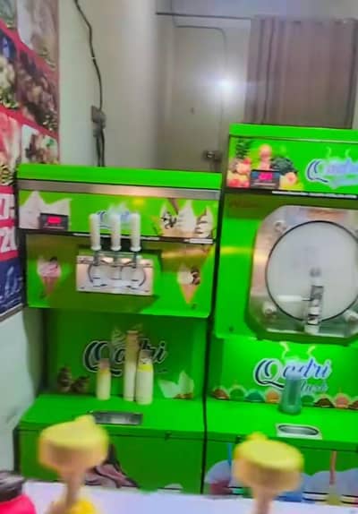 ice creem or slush masheen for sall