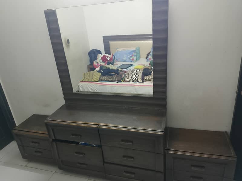 Dressing table and side tables 1