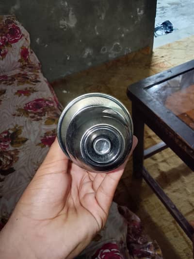 round door locks