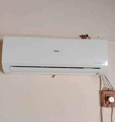 Haier AC DC inverter 1.5 ton urgent for sale WhatsApp Karen03251406112